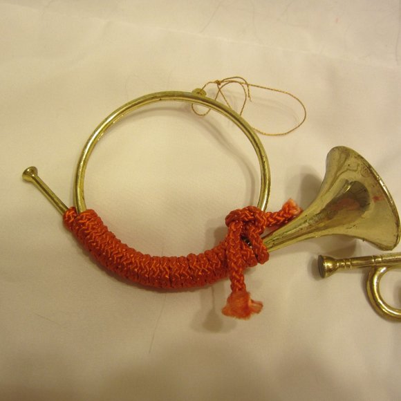 VTG 70'S PAIR OF PLASTIC HORNS ORNAMENTS $8 Details Condition Used - Good Color - Picture 3 of 4